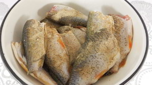 подлещики жареные с луком