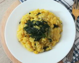 Пряный картофель со шпинатом