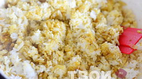 рис на сковороде