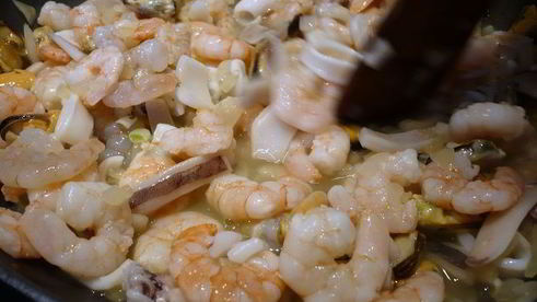 рис с баклажанами и морепродуктами bella испания