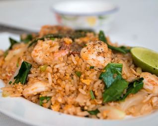 Рис с креветками по-тайски