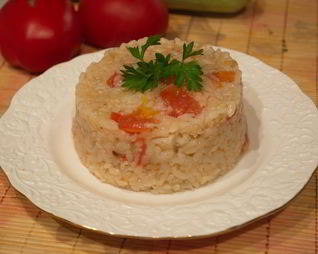 Рис с курицей и помидорами