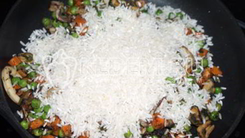 рис с морепродуктами в мультиварке