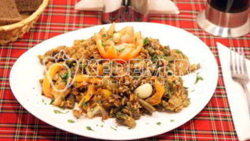 рис с овощами и соевым соусом