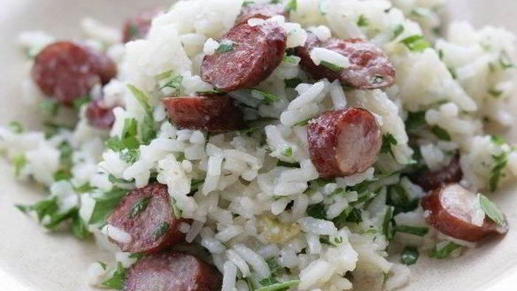 Рецепт Рис с сельдереем и острыми колбасками