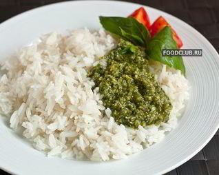 Рис с соусом песто