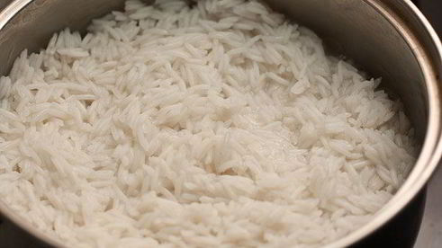 рис с соусом песто