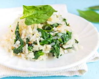 Рис со шпинатом на пару