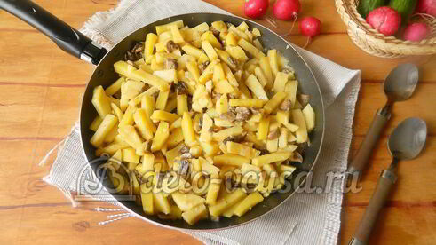 жареная картошка с шампиньонами