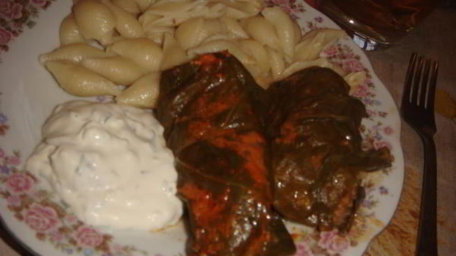 Рецепт голубцы в лахане с двумя соусами