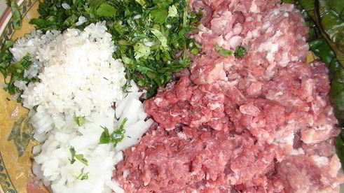 голубцы в свекольной ботве