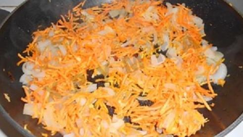 ленивые голубцы с капустой и фаршем в горшочках