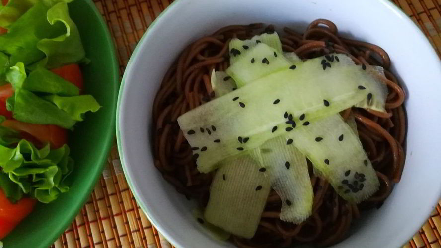 Рецепт гречневая лапша со свежим огурцом