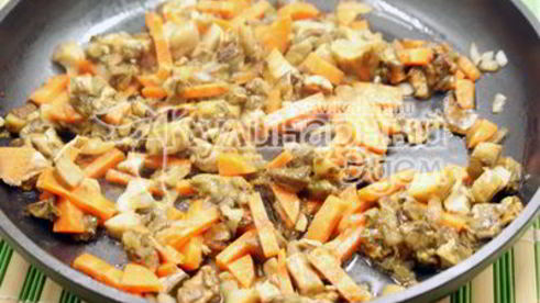 белые грибы с булгуром