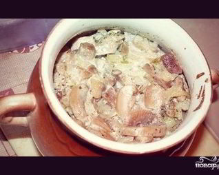 Белые грибы в горшочке