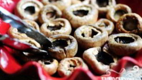 фаршированные грибы с сыром бри