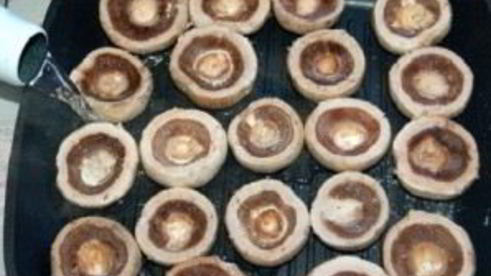 фаршированные шампиньоны с сыром