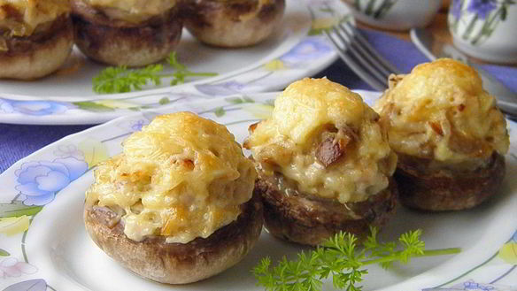 Рецепт Фаршированные шампиньоны в духовке с сыром