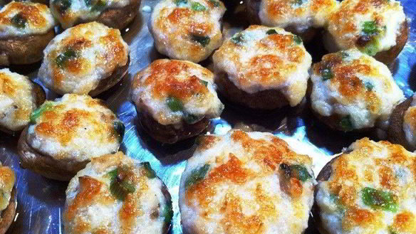 Рецепт Грибы, фаршированные сладким перцем, запеченные под сыром