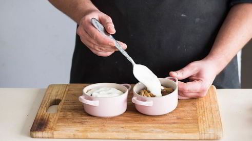 грибы, запеченные в кокотнице