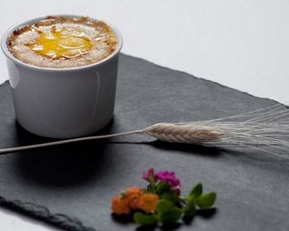 Лесные грибы, запеченные в сливках