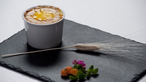 лесные грибы, запеченные в сливках