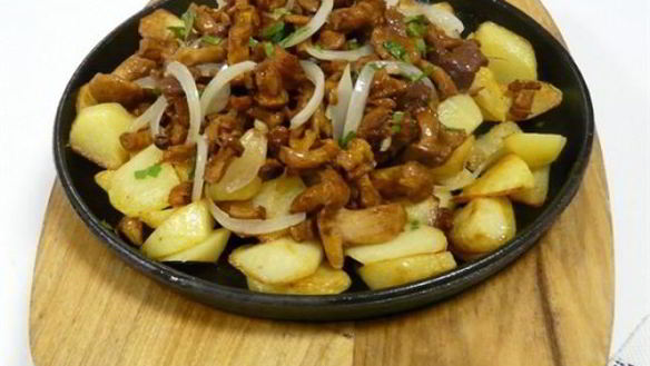 Рецепт Лисички жареные с луком