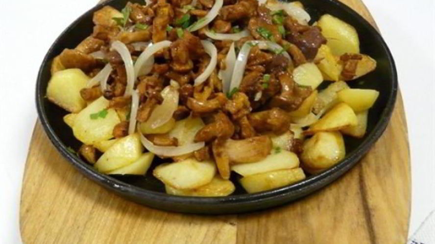 Рецепт лисички жареные с луком