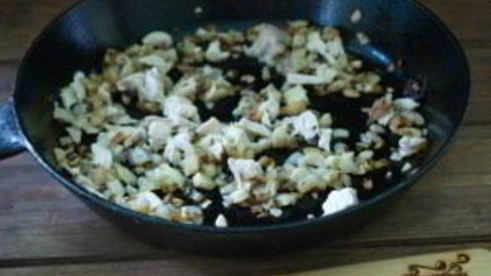 начиненные грибы в духовке