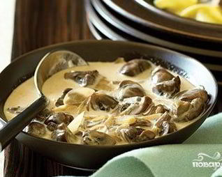 Опята жареные со сметаной