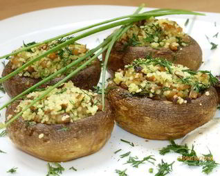 Шампиньоны, фаршированные кускусом