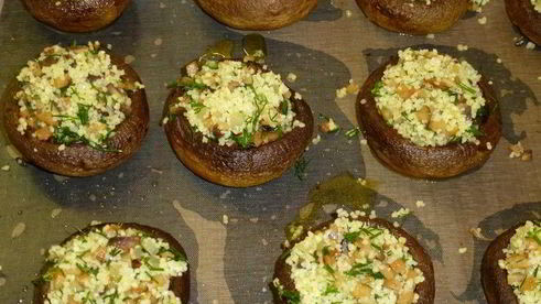 шампиньоны, фаршированные кускусом