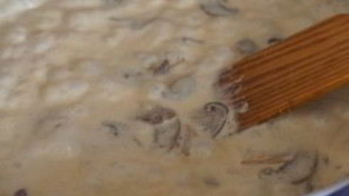 шампиньоны под соусом