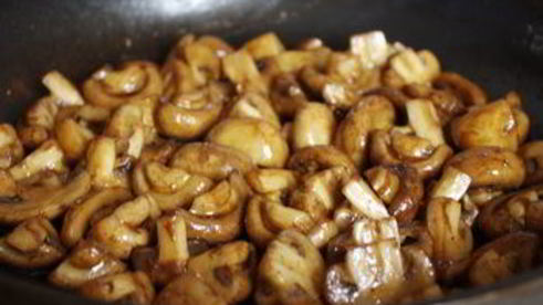 шампиньоны с бальзамическим уксусом