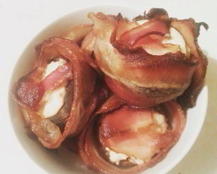 Шампиньоны в беконе