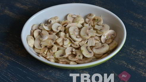 шампиньоны, запеченные с тимьяном и пармезаном