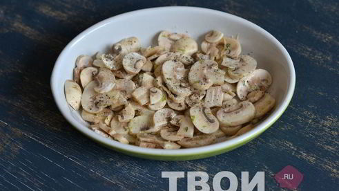 шампиньоны, запеченные с тимьяном и пармезаном