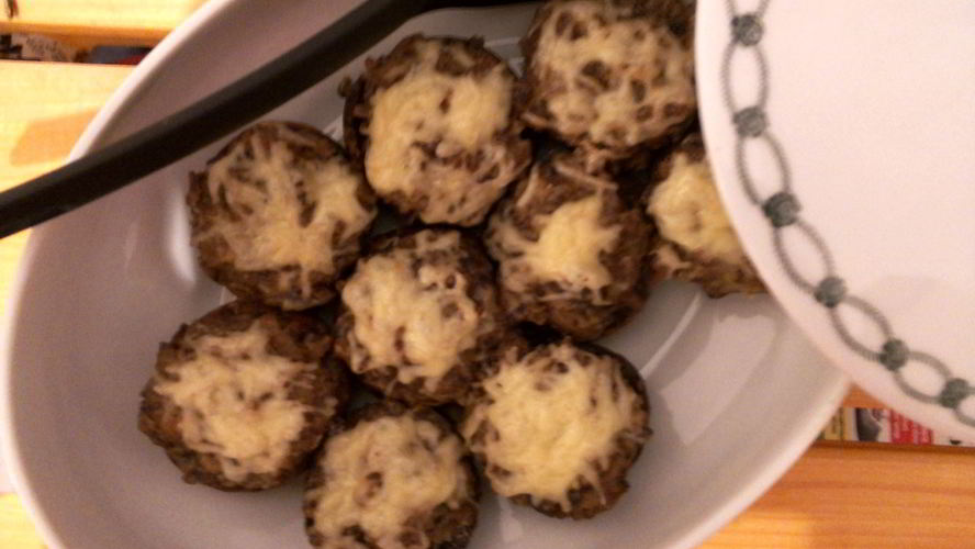 Рецепт запеченные шампиньоны, фаршированные курицей и луком