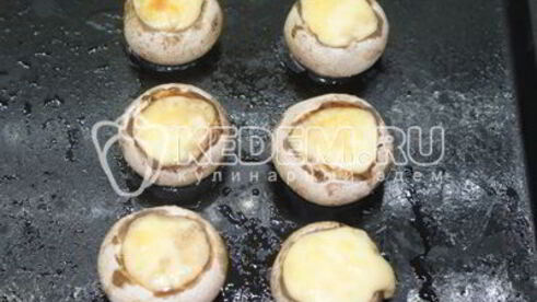 запеченные шампиньоны с сыром