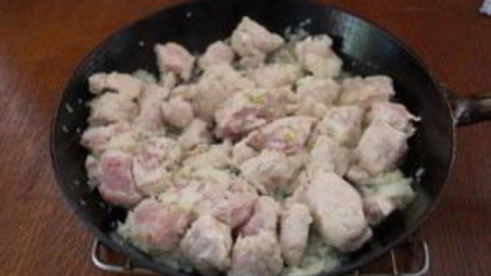 гуляш из индейки с картошкой