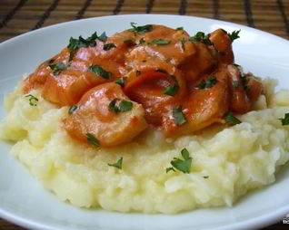 Гуляш из индейки в мультиварке