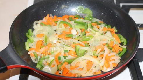 гуляш из курицы с подливкой