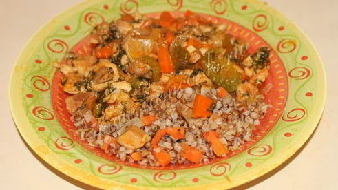 гуляш из курицы с подливкой