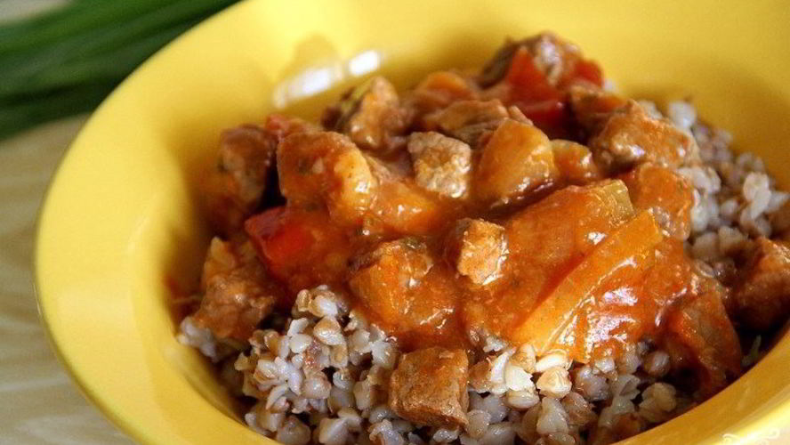 Рецепт гуляш из телятины с подливкой