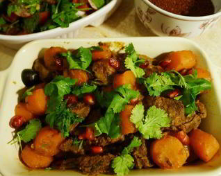 Гуляш с гранатом