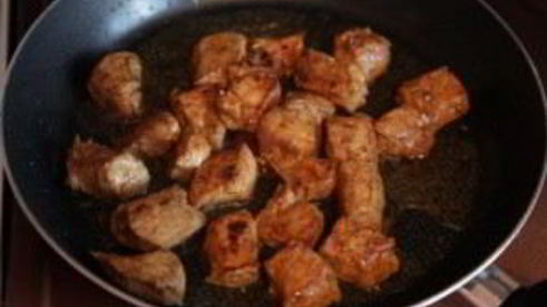 гуляш с грибами и мясом