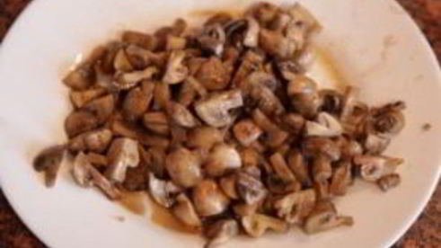 гуляш с грибами и мясом