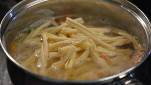 гуляш с пастой