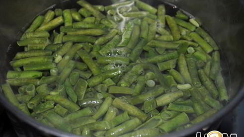 гуляш со стручковой фасолью по-гречески