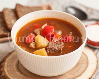 Гуляш в мультиварке